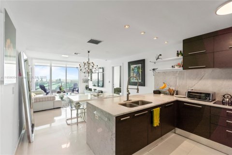 Condo in Miami, Florida, 2 bedrooms  № 1888929 - photo 25