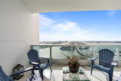 Condo in Miami, Florida, 2 bedrooms  № 1888929 - photo 16