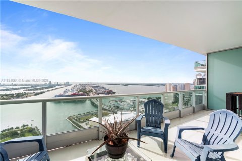 Condo in Miami, Florida, 2 bedrooms  № 1888929 - photo 17