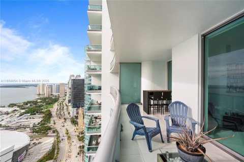 Condo in Miami, Florida, 2 bedrooms  № 1888929 - photo 3