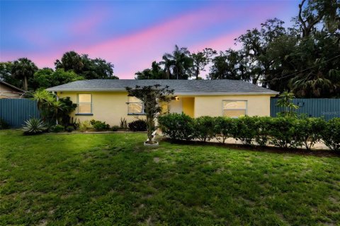 Casa en venta en Titusville, Florida, 3 dormitorios, 132.85 m2 № 1772134 - foto 1