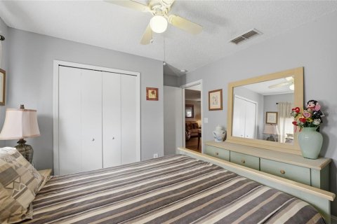 House in Poinciana, Florida 3 bedrooms, 104.61 sq.m. № 2097290 - photo 24