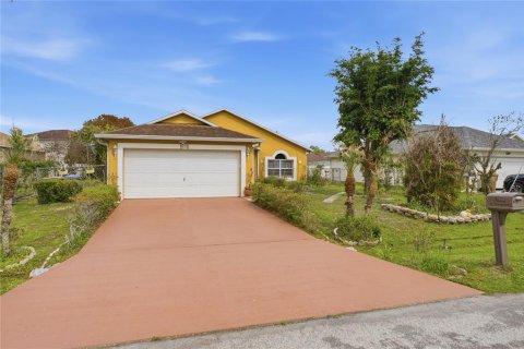 House in Poinciana, Florida 3 bedrooms, 104.61 sq.m. № 2097290 - photo 3