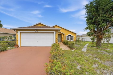 House in Poinciana, Florida 3 bedrooms, 104.61 sq.m. № 2097290 - photo 4