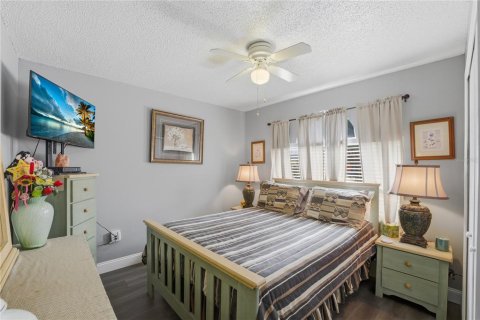 House in Poinciana, Florida 3 bedrooms, 104.61 sq.m. № 2097290 - photo 25