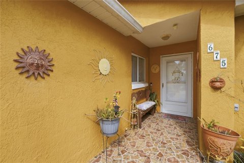 House in Poinciana, Florida 3 bedrooms, 104.61 sq.m. № 2097290 - photo 6