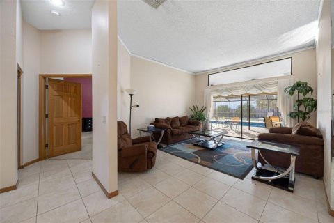 House in Tarpon Springs, Florida 4 bedrooms, 283.07 sq.m. № 1817484 - photo 9
