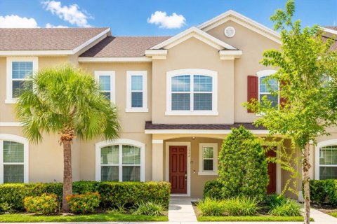 Adosado en Kissimmee, Florida 3 dormitorios, 182.27 m2 № 2204109