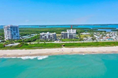 Copropriété à louer à Hutchinson Island South, Floride: 2 chambres, 116.22 m2 № 754450 - photo 1