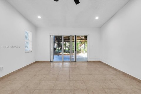 Снять в аренду виллу или дом в Корал-Спрингс, Флорида 3 спальни, 150.87м2, № 2051301 - фото 26