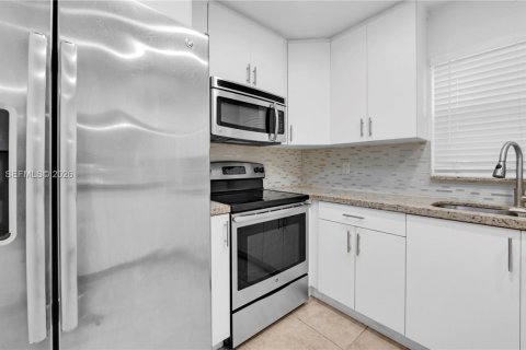 Снять в аренду виллу или дом в Корал-Спрингс, Флорида 3 спальни, 150.87м2, № 2051301 - фото 21