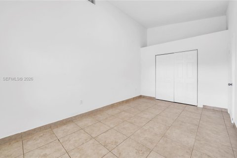 Снять в аренду виллу или дом в Корал-Спрингс, Флорида 3 спальни, 150.87м2, № 2051301 - фото 8