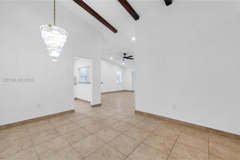 Снять в аренду виллу или дом в Корал-Спрингс, Флорида 3 спальни, 150.87м2, № 2051301 - фото 15