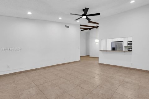 Снять в аренду виллу или дом в Корал-Спрингс, Флорида 3 спальни, 150.87м2, № 2051301 - фото 24