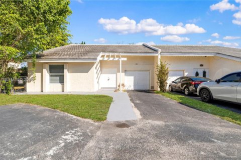 Casa en Coral Springs, Florida 3 dormitorios, 150.87 m2 № 2051301