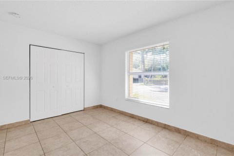 Снять в аренду виллу или дом в Корал-Спрингс, Флорида 3 спальни, 150.87м2, № 2051301 - фото 14