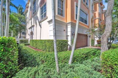 Townhouse in Boca Raton, Florida 3 bedrooms, 282.05 sq.m. № 1696541 - photo 4