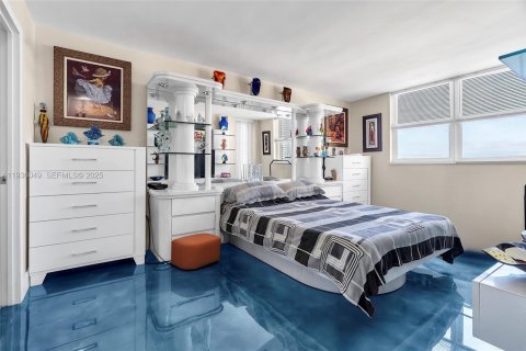 Condo in Hallandale Beach, Florida, 2 bedrooms  № 1994677 - photo 26