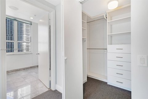 Condominio en alquiler en Miami, Florida, 3 dormitorios, 159.7 m2 № 2008698 - foto 22