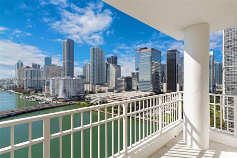 Condominio en alquiler en Miami, Florida, 3 dormitorios, 159.7 m2 № 2008698 - foto 4