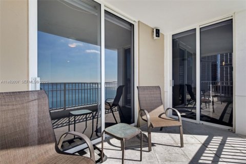 Condominio en alquiler en Miami, Florida, 3 dormitorios, 159.7 m2 № 2008698 - foto 6