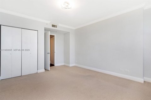 Condominio en alquiler en Miami, Florida, 3 dormitorios, 159.7 m2 № 2008698 - foto 26