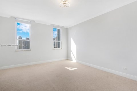 Condominio en alquiler en Miami, Florida, 3 dormitorios, 159.7 m2 № 2008698 - foto 25
