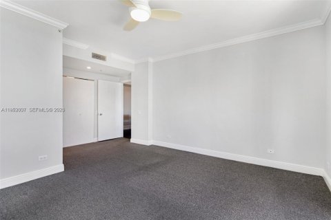 Condominio en alquiler en Miami, Florida, 3 dormitorios, 159.7 m2 № 2008698 - foto 21