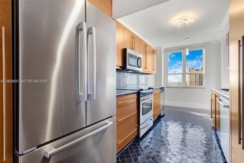 Condominio en alquiler en Miami, Florida, 3 dormitorios, 159.7 m2 № 2008698 - foto 7