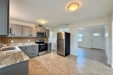 Villa ou maison à louer à Saint Petersburg, Floride: 2 chambres, 95.97 m2 № 2149342 - photo 7