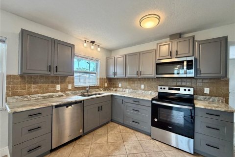 Villa ou maison à louer à Saint Petersburg, Floride: 2 chambres, 95.97 m2 № 2149342 - photo 5