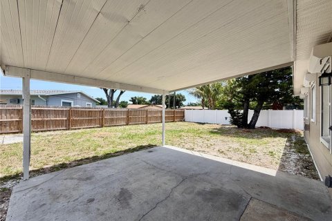 Villa ou maison à louer à Saint Petersburg, Floride: 2 chambres, 95.97 m2 № 2149342 - photo 20