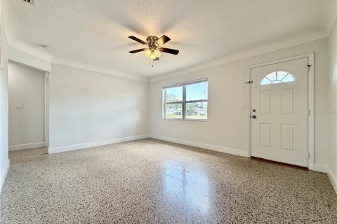 Villa ou maison à louer à Saint Petersburg, Floride: 2 chambres, 95.97 m2 № 2149342 - photo 4