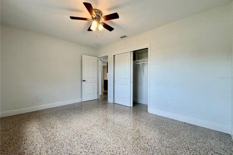 Villa ou maison à louer à Saint Petersburg, Floride: 2 chambres, 95.97 m2 № 2149342 - photo 13