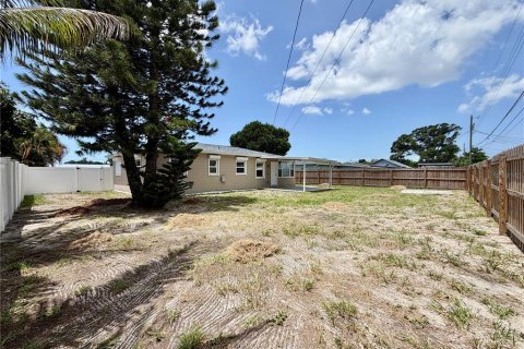 Villa ou maison à louer à Saint Petersburg, Floride: 2 chambres, 95.97 m2 № 2149342 - photo 22