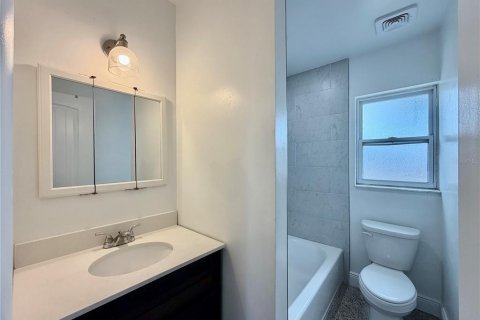 Villa ou maison à louer à Saint Petersburg, Floride: 2 chambres, 95.97 m2 № 2149342 - photo 14