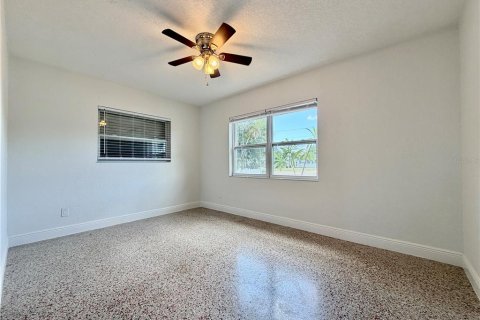 Villa ou maison à louer à Saint Petersburg, Floride: 2 chambres, 95.97 m2 № 2149342 - photo 12