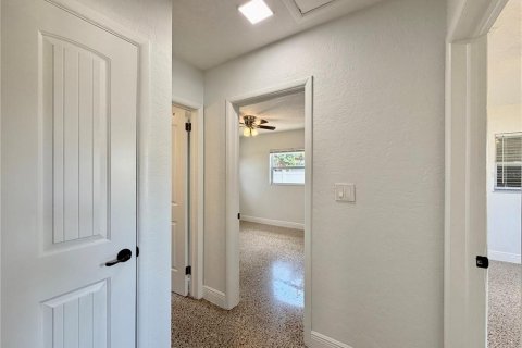 Villa ou maison à louer à Saint Petersburg, Floride: 2 chambres, 95.97 m2 № 2149342 - photo 9