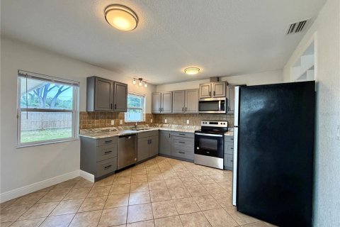 Villa ou maison à louer à Saint Petersburg, Floride: 2 chambres, 95.97 m2 № 2149342 - photo 6