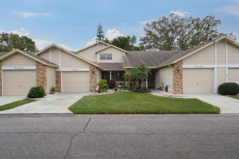 Townhouse in New Port Richey, Florida 2 bedrooms, 126.25 sq.m. № 1533099 - photo 1