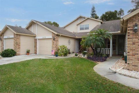 Townhouse in New Port Richey, Florida 2 bedrooms, 126.25 sq.m. № 1533099 - photo 5