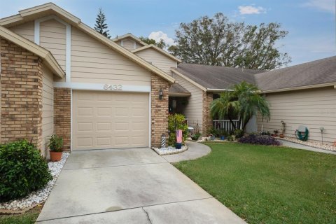 Townhouse in New Port Richey, Florida 2 bedrooms, 126.25 sq.m. № 1533099 - photo 4