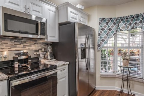 Townhouse in New Port Richey, Florida 2 bedrooms, 126.25 sq.m. № 1533099 - photo 17