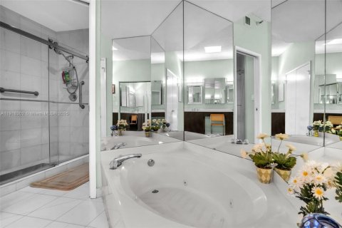 Купить кондоминиум в Авентура, Флорида 2 спальни, 126.44м2, № 1974878 - фото 20