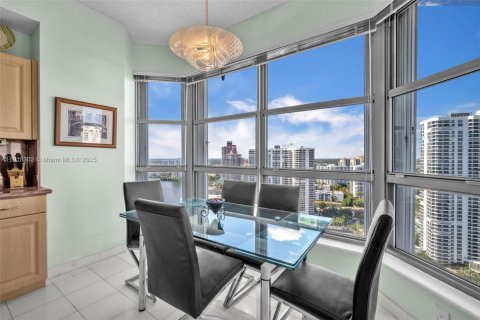Купить кондоминиум в Авентура, Флорида 2 спальни, 126.44м2, № 1974878 - фото 7