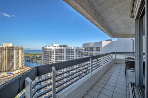 Купить кондоминиум в Авентура, Флорида 2 спальни, 126.44м2, № 1974878 - фото 26