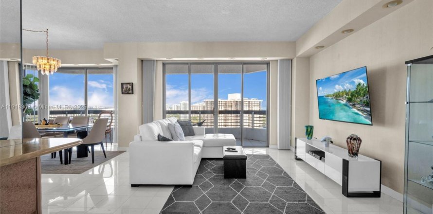 Кондоминиум с 2 спальнями в Авентура, Флорида № 1974878