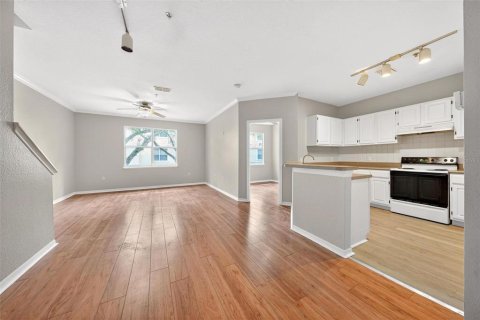 Купить кондоминиум в Мейтленд, Флорида 6 комнат, 118.91м2, № 2107664 - фото 4