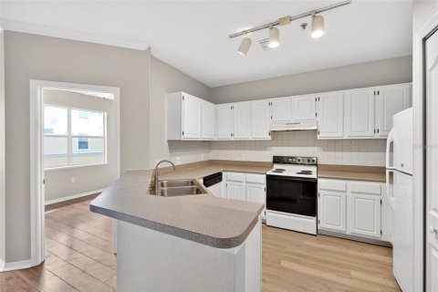 Купить кондоминиум в Мейтленд, Флорида 6 комнат, 118.91м2, № 2107664 - фото 6