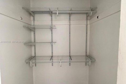 Propiedad comercial en venta en Miami, Florida, 173.54 m2 № 2053420 - foto 22